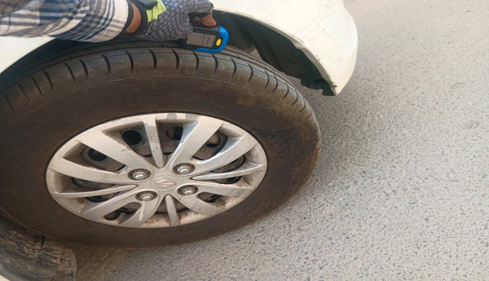 2013 Hyundai Grand i10 MAGNA 1.2 KAPPA VTVT, Petrol, Manual, 1,05,110 km, tyre