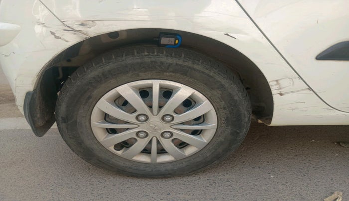 2013 Hyundai Grand i10 MAGNA 1.2 KAPPA VTVT, Petrol, Manual, 1,05,110 km, tyre