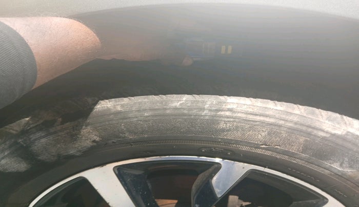 2021 Mahindra XUV500 W11, Diesel, Manual, 64,808 km, tyre