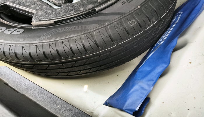 2022 Toyota URBAN CRUISER HIGH GRADE MT, Petrol, Manual, 13,618 km, tyre