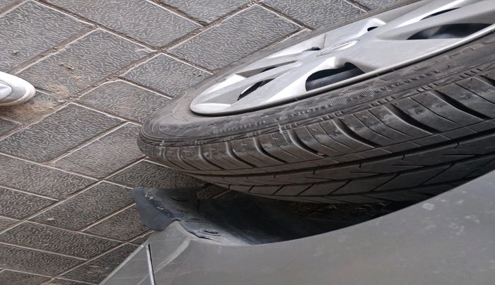 2013 Nissan Sunny XL, Petrol, Manual, 66,911 km, tyre