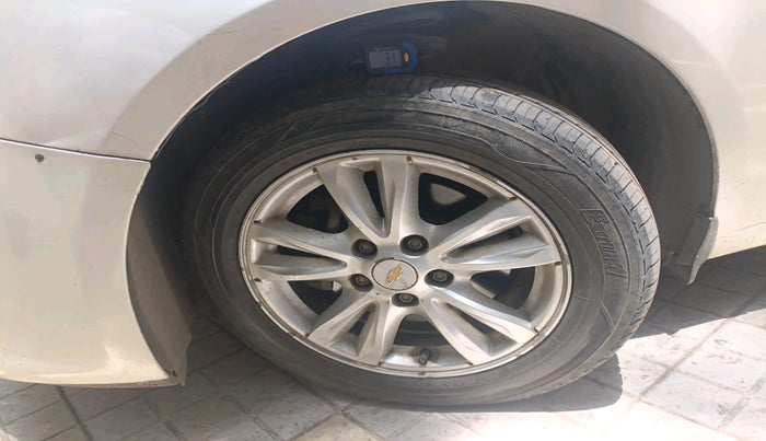 2015 Chevrolet Cruze LTZ AT, Diesel, Automatic, 95,865 km, tyre