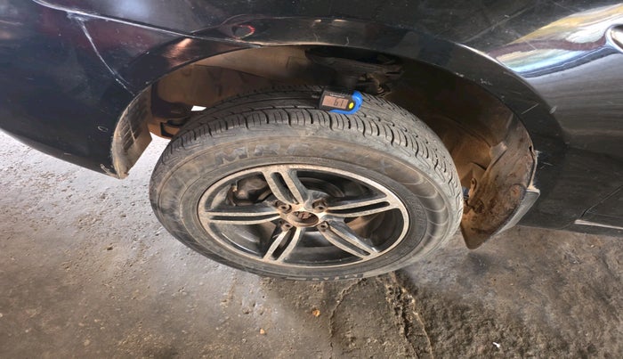 2006 Hyundai Verna XI, Petrol, Manual, 96,631 km, tyre