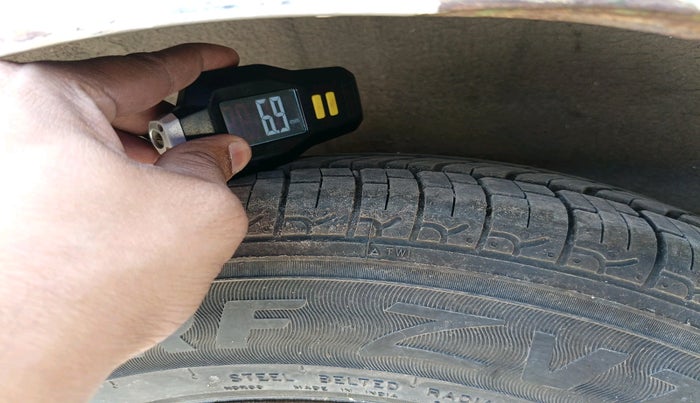 2013 Hyundai i10 MAGNA 1.2, Petrol, Manual, 71,539 km, tyre