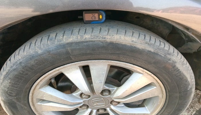 2011 Honda Accord 2.4L I-VTEC AT, Petrol, Automatic, 1,16,063 km, tyre