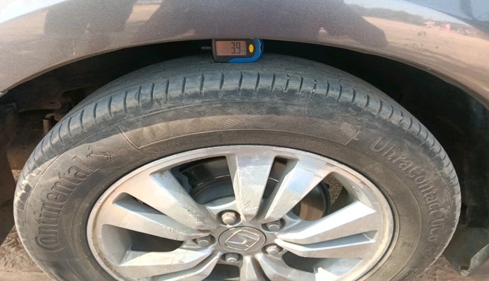 2011 Honda Accord 2.4L I-VTEC AT, Petrol, Automatic, 1,16,063 km, tyre