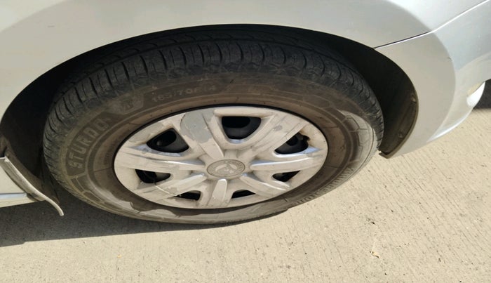 2013 Skoda Rapid AMBITION 1.6 TDI CR MT PLUS, Diesel, Manual, 1,12,710 km, tyre