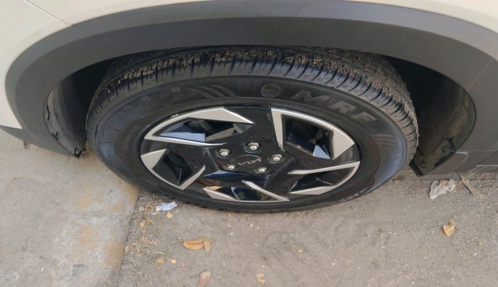 2024 KIA SONET HTK (O) 1.5 Diesel MT, Diesel, Manual, 66,201 km, tyre