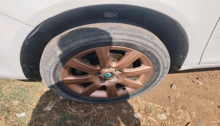 2012 Skoda Fabia AMBITION PLUS 1.2 TDI CR, Diesel, Manual, 1,27,500 km, tyre