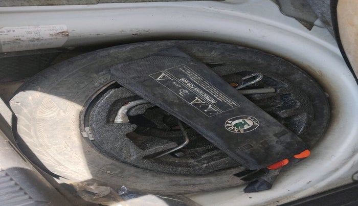 2012 Skoda Fabia AMBITION PLUS 1.2 TDI CR, Diesel, Manual, 1,27,500 km, tyre