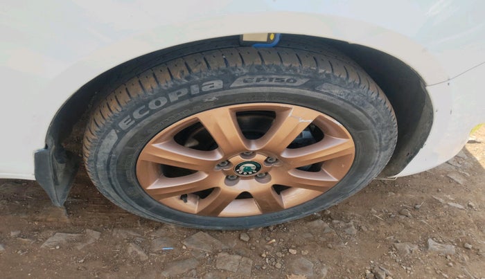 2012 Skoda Fabia AMBITION PLUS 1.2 TDI CR, Diesel, Manual, 1,27,500 km, tyre