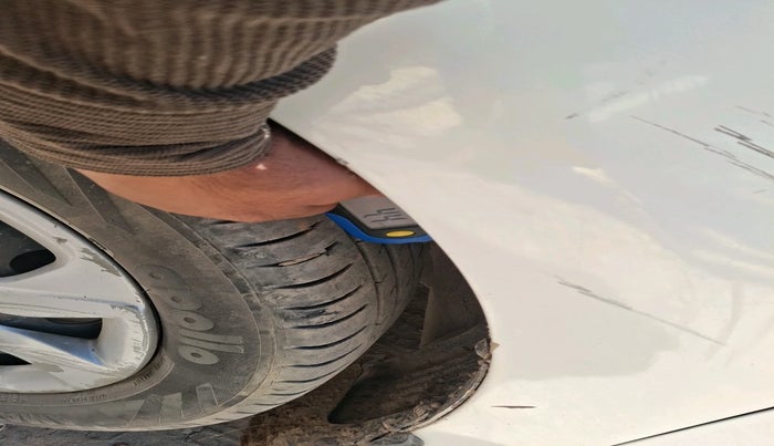 2017 Hyundai Eon MAGNA +, Petrol, Manual, 75,376 km, tyre