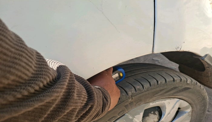 2017 Hyundai Eon MAGNA +, Petrol, Manual, 75,376 km, tyre