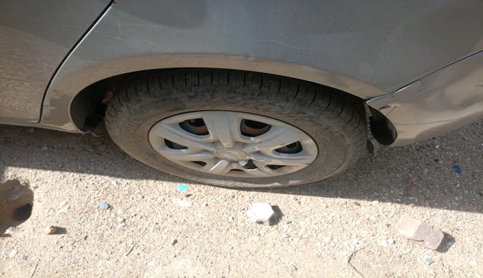 2011 Skoda Fabia ACTIVE 1.2 MPI, Petrol, Manual, 1,49,308 km, tyre