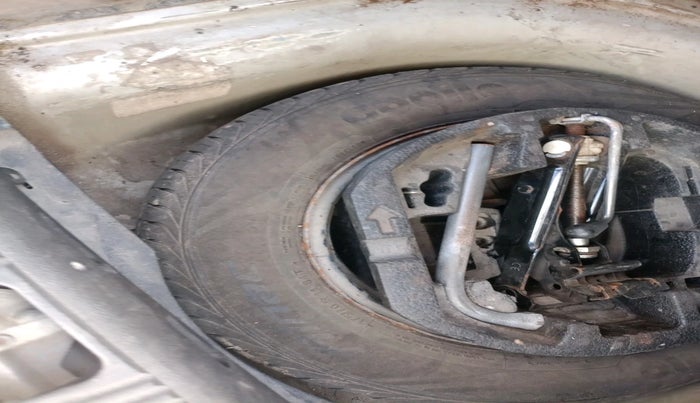 2011 Skoda Fabia ACTIVE 1.2 MPI, Petrol, Manual, 1,49,308 km, tyre