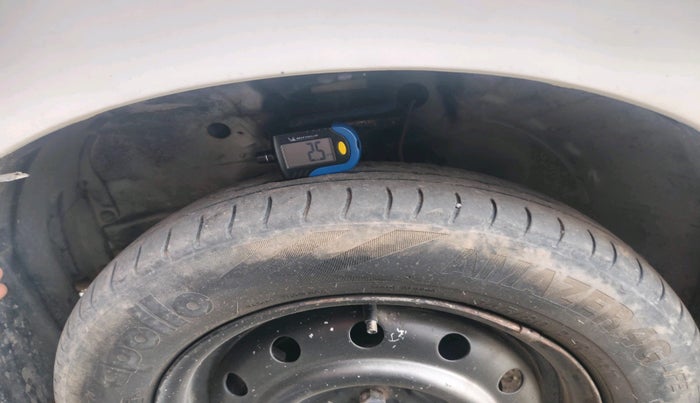 2012 Maruti Wagon R 1.0 LXI CNG, CNG, Manual, 1,11,567 km, tyre