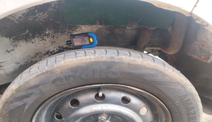 2012 Maruti Wagon R 1.0 LXI CNG, CNG, Manual, 1,11,567 km, tyre