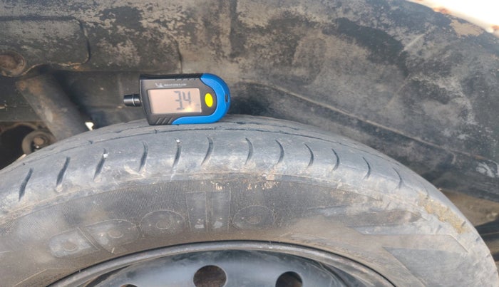 2012 Maruti Wagon R 1.0 LXI CNG, CNG, Manual, 1,11,567 km, tyre