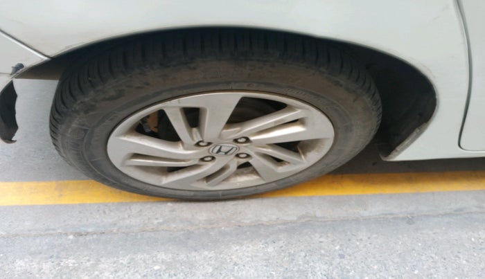 2017 Honda Jazz 1.2L I-VTEC V, Petrol, Manual, 83,727 km, tyre