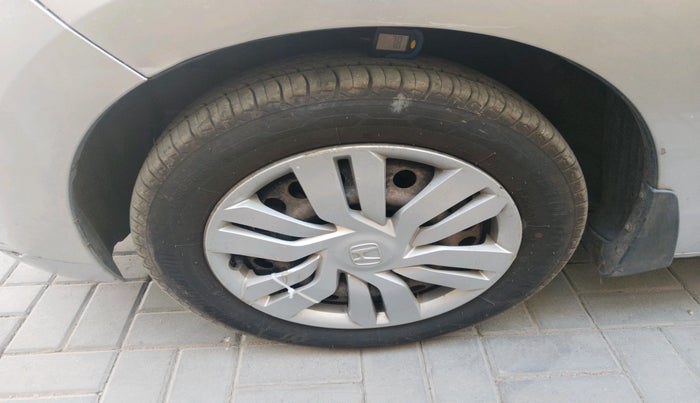 2015 Honda Jazz 1.2L I-VTEC SV, Petrol, Manual, 73,330 km, tyre