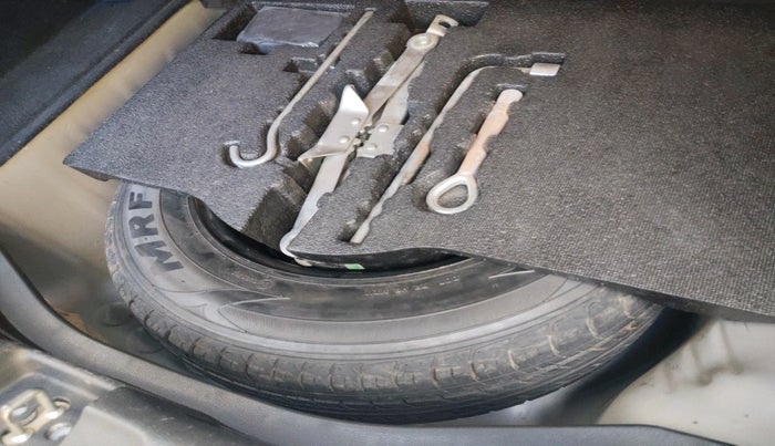 2015 Honda Jazz 1.2L I-VTEC SV, Petrol, Manual, 73,330 km, tyre