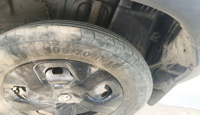 2023 Tata PUNCH ADVENTURE AMT, Petrol, Automatic, 32,406 km, tyre