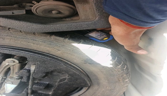 2016 Maruti Ciaz VDI SHVS, Diesel, Manual, 1,58,123 km, tyre