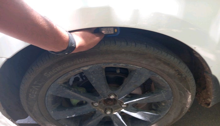 2011 Hyundai Verna FLUIDIC 1.6 CRDI SX AT, Diesel, Automatic, 1,46,102 km, tyre