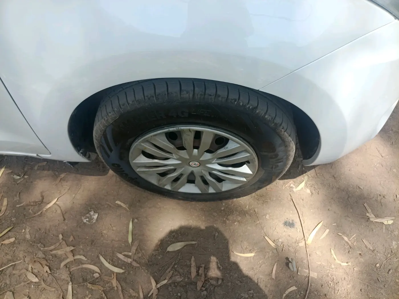 2018 Maruti Swift VXI, CNG, Manual, 1,37,939 km, tyre