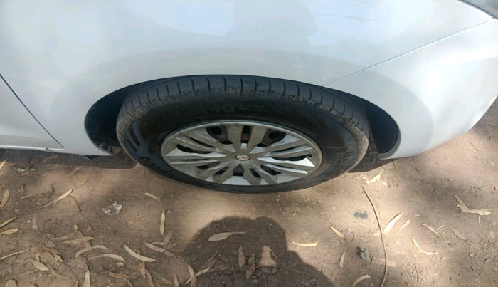 2018 Maruti Swift VXI, CNG, Manual, 1,37,939 km, tyre