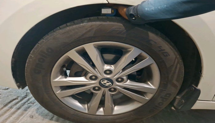 2018 Hyundai New Elantra 2.0 SX(O) AT PETROL, Petrol, Automatic, 55,780 km, tyre