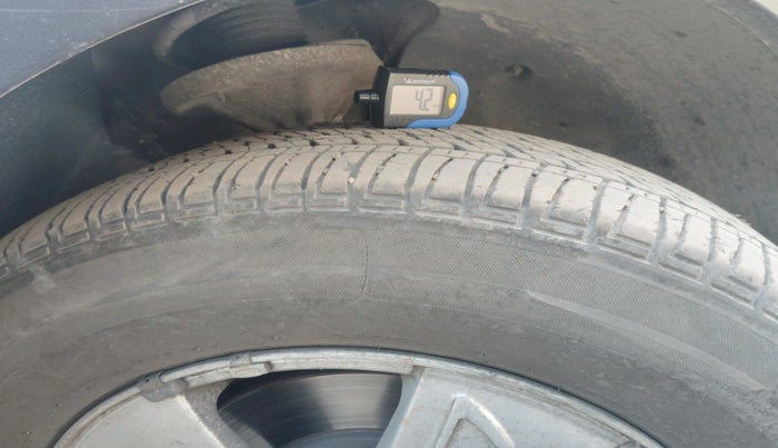 2014 Mahindra XUV500 W8, Diesel, Manual, 93,702 km, tyre