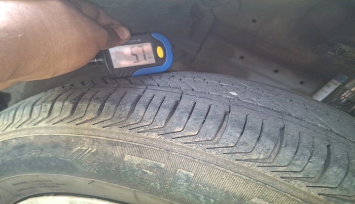 2016 Maruti Swift Dzire VXI, Petrol, Manual, 65,165 km, tyre