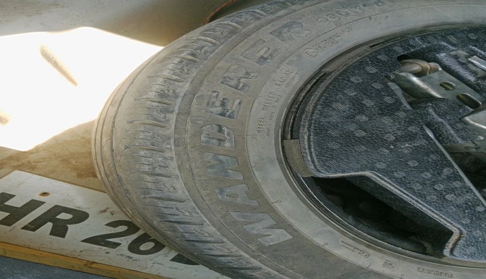 2018 Maruti Vitara Brezza LDI, Diesel, Manual, 1,02,505 km, tyre