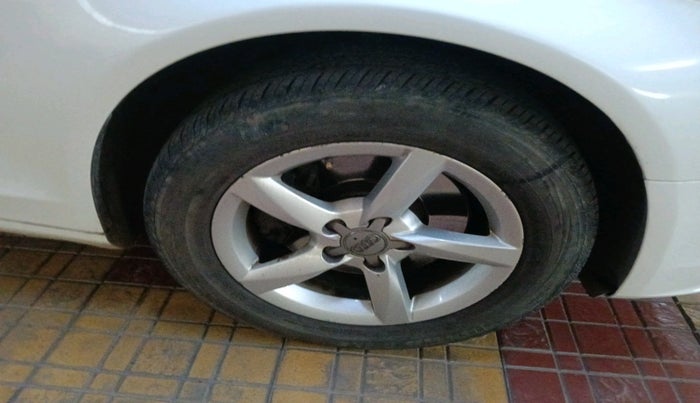 2014 Audi A4 2.0 TDI 174BHP, Diesel, Automatic, 99,446 km, tyre