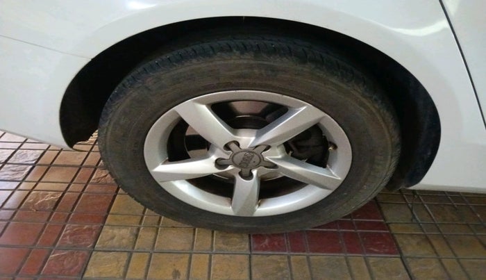 2014 Audi A4 2.0 TDI 174BHP, Diesel, Automatic, 99,446 km, tyre