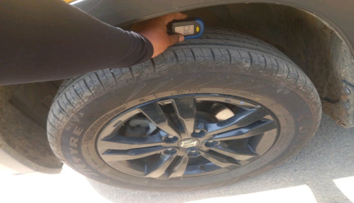 2018 Maruti Vitara Brezza ZDI, Diesel, Manual, 60,519 km, tyre