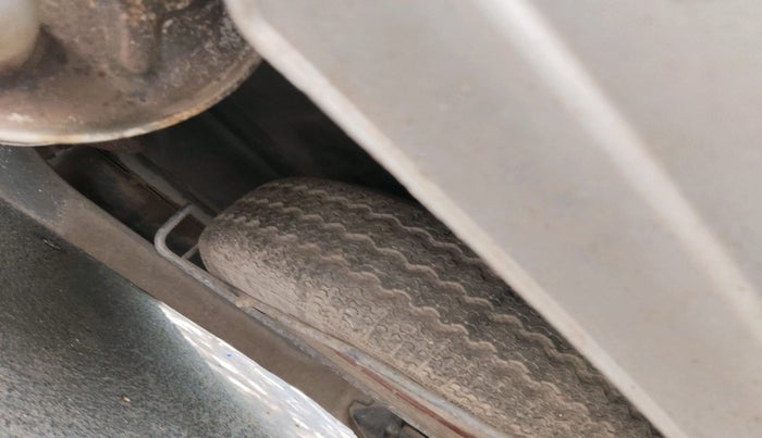 2022 Renault TRIBER RXZ AMT, Petrol, Automatic, 30,801 km, tyre