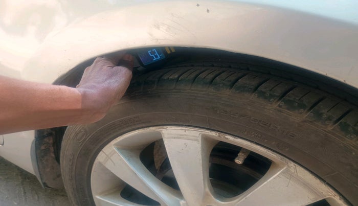 2011 Hyundai Verna FLUIDIC 1.6 VTVT SX OPT, Petrol, Manual, 86,066 km, tyre