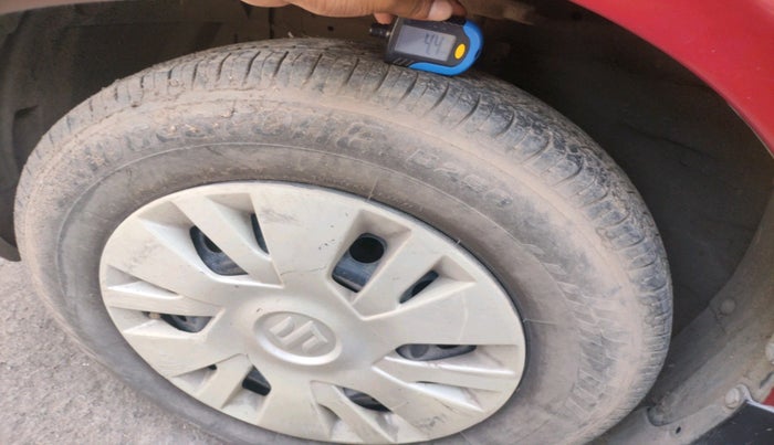 2011 Maruti Swift VXI, Petrol, Manual, 1,16,104 km, tyre