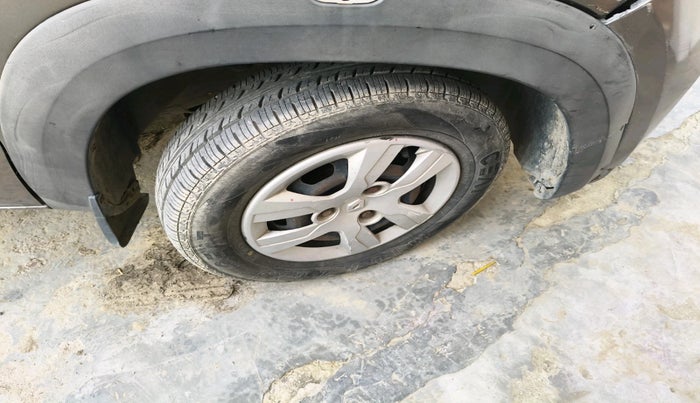 2015 Renault Kwid RXL, Petrol, Manual, 63,588 km, tyre