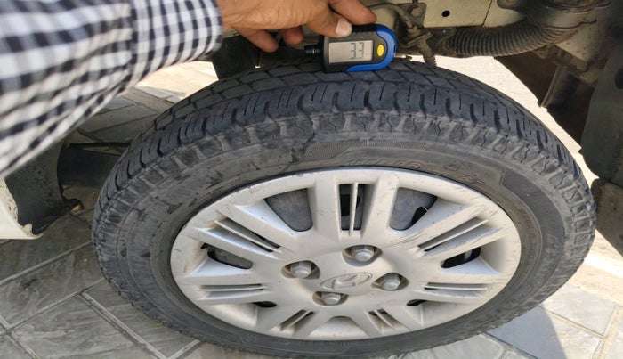 2011 Hyundai Santro Xing GLS, CNG, Manual, 1,01,465 km, tyre