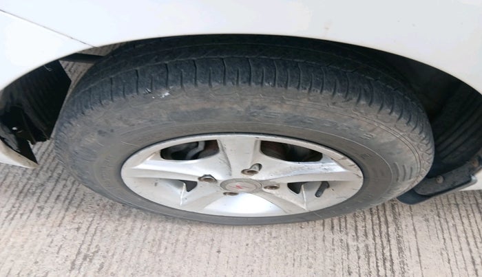 2012 Hyundai Eon D-LITE, Petrol, Manual, 80,780 km, tyre