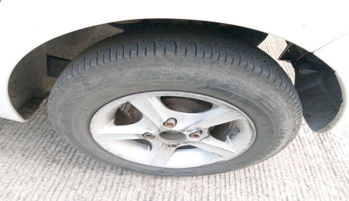 2012 Hyundai Eon D-LITE, Petrol, Manual, 80,780 km, tyre