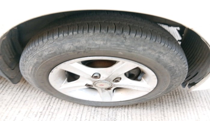 2012 Hyundai Eon D-LITE, Petrol, Manual, 80,780 km, tyre