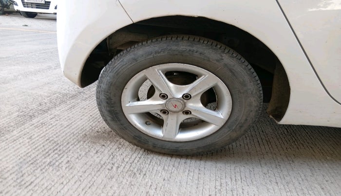 2012 Hyundai Eon D-LITE, Petrol, Manual, 80,780 km, tyre