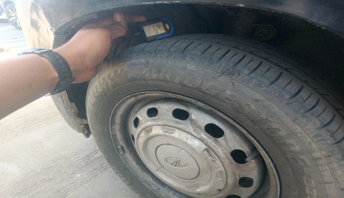 2020 Mahindra KUV 100 NXT K2+ P 6 STR, Petrol, Manual, 99,677 km, tyre