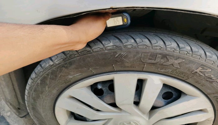 2016 Honda Jazz 1.5L I-DTEC SV, Diesel, Manual, 1,06,901 km, tyre