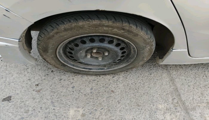 2016 Honda Jazz 1.5L I-DTEC SV, Diesel, Manual, 1,06,901 km, tyre