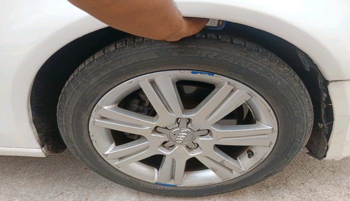 2008 Audi A4 2.0 TDI, Diesel, Automatic, 1,30,207 km, tyre